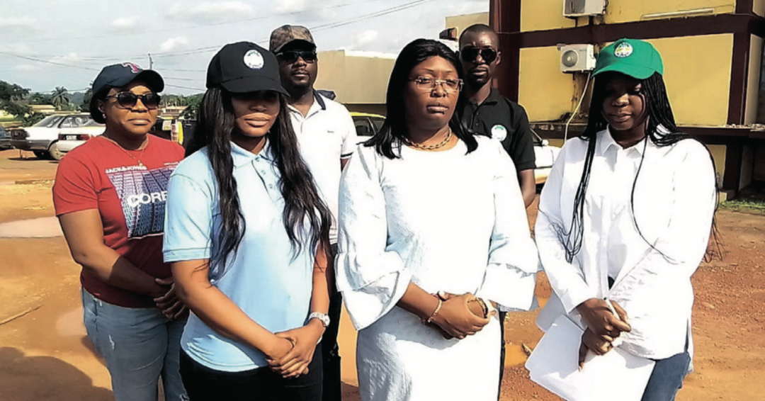 La procureure de la République d’Oyem, Périne Ada Obiang, et ses collaborateurs au sortir de l’opération. La procureure de la République d’Oyem, Périne Ada Obiang, et ses collaborateurs au sortir de l’opération.