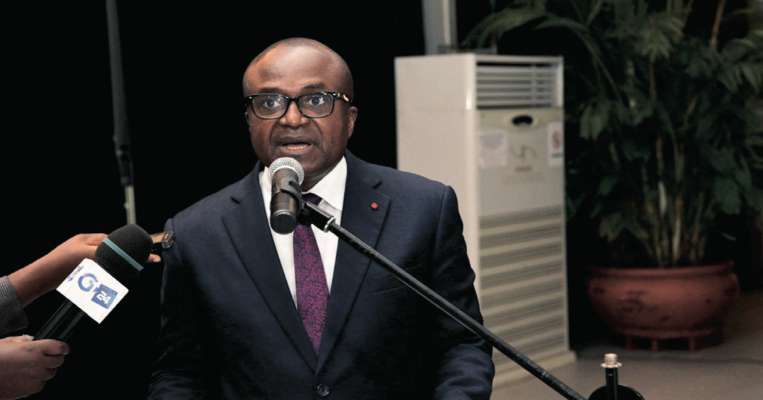 Le membre du bureau politique du PDG, Francis Nkea, s’insurge contre la dernière composition du directoire de son parti. Le membre du bureau politique du PDG, Francis Nkea, s’insurge contre la dernière composition du directoire de son parti.