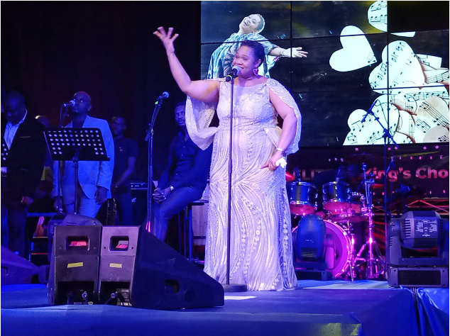 Nadège Mbadou : les 20 ans de carrière d'une voix unique