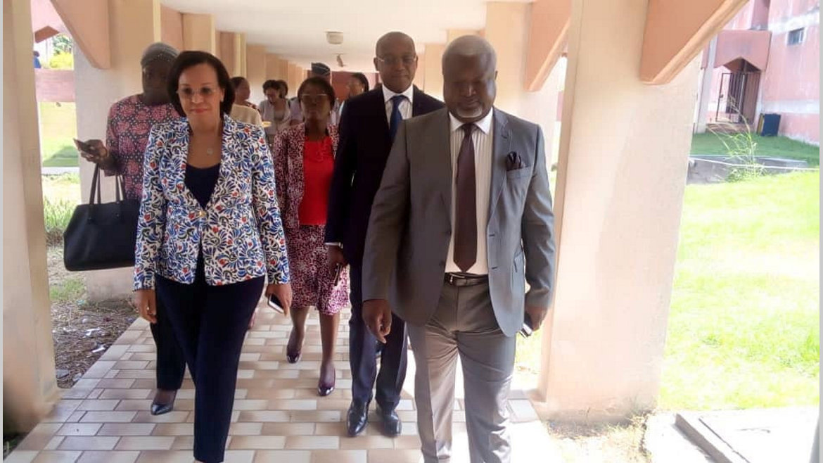 Fonction publique : La ministre Madeleine Berre s'imprègne des conditions d'apprentissage