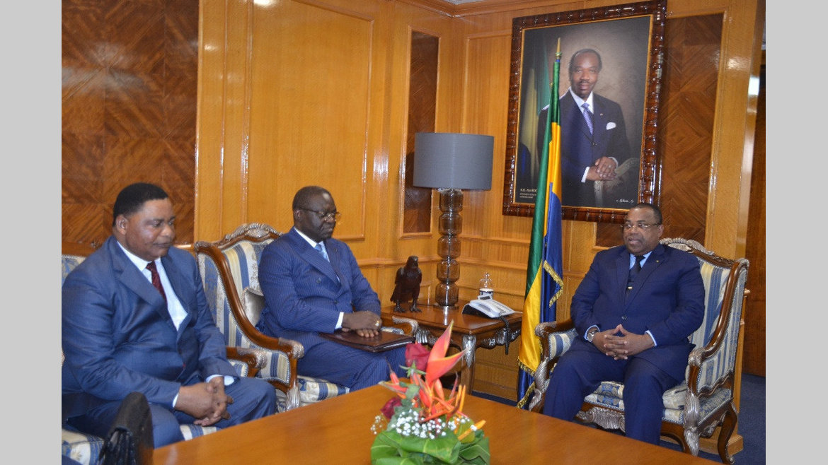 Coopération Gabon-Congo : Le ministre congolais de la Défense reçu à la Primature