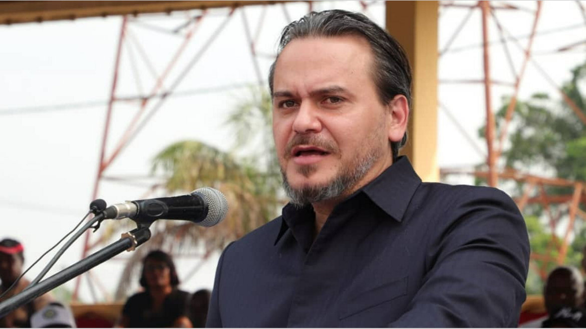 Tournée : Laccruche Alihanga porteur d'un message de pragmatisme