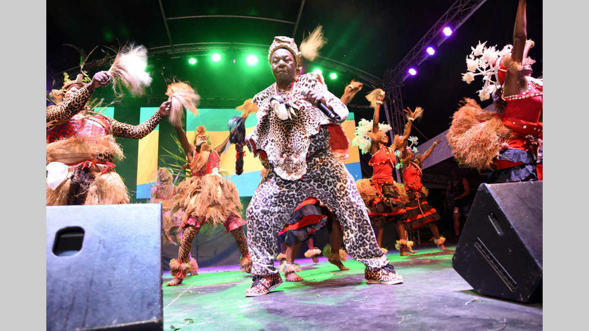 Gabon 9-Provinces : Dansons, chantons et rions au bord de la Ngounié