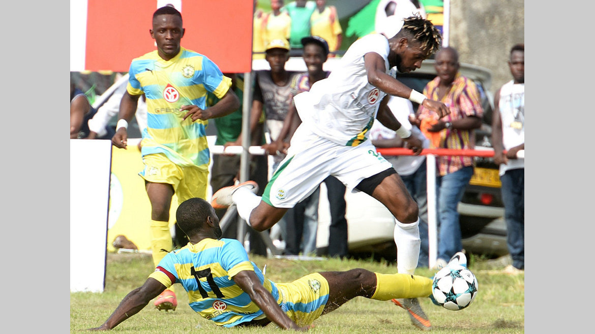 Football : Des mouvements qui n'en finissent pas