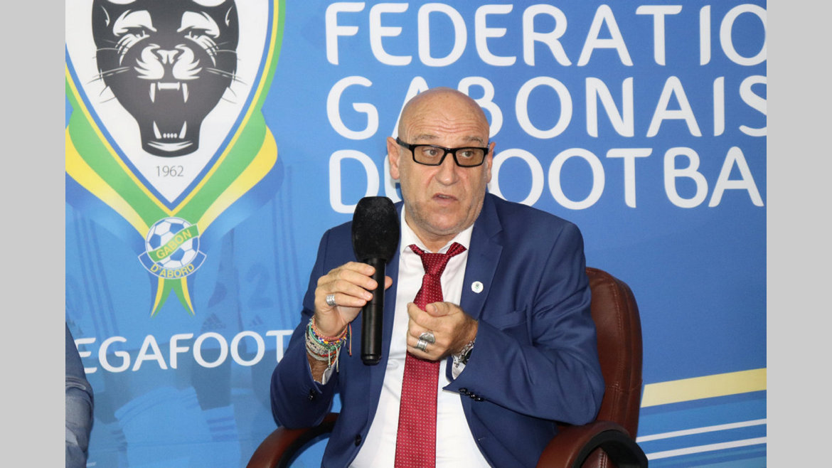 Football/Liste des Panthères : Patrice Neveu dévoile enfin ses premiers essais