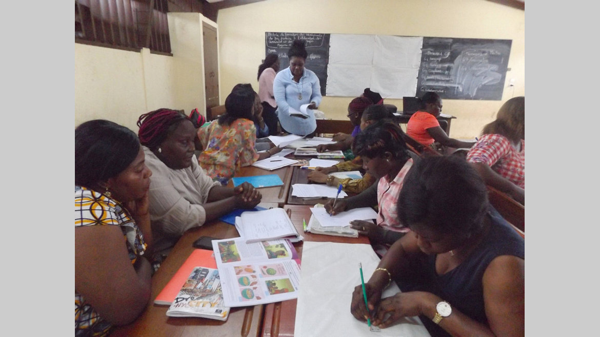 Education : Formation sur les curricula et les manuels Super