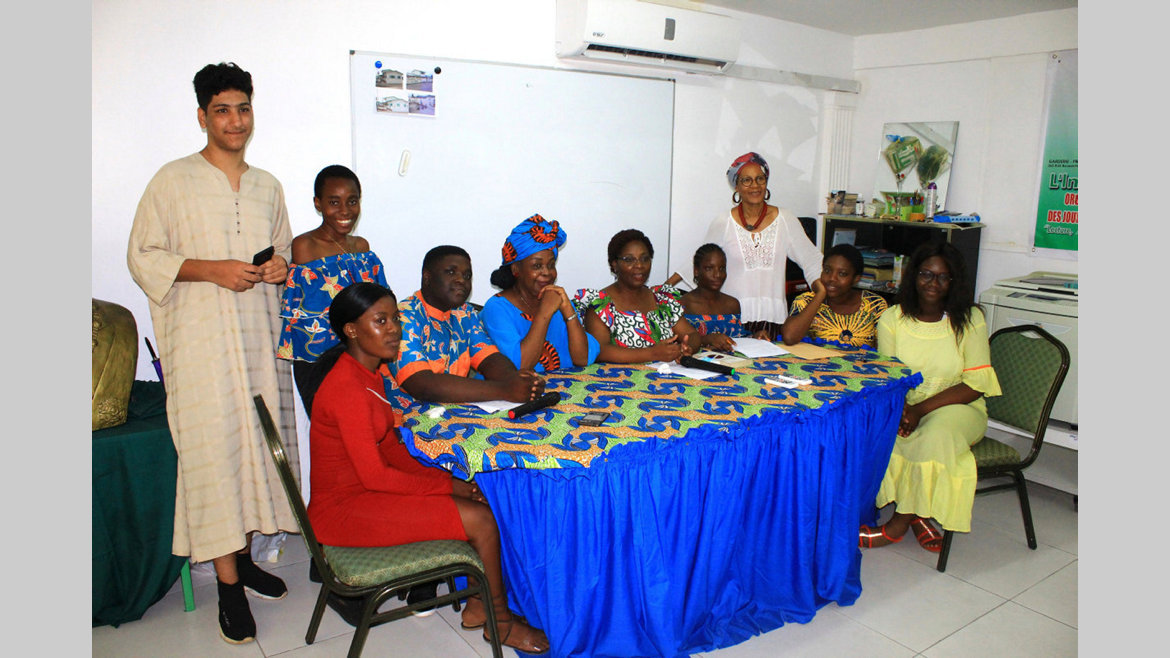Café littéraire : Quand des lycéens surprennent agréablement Honorine Ngou