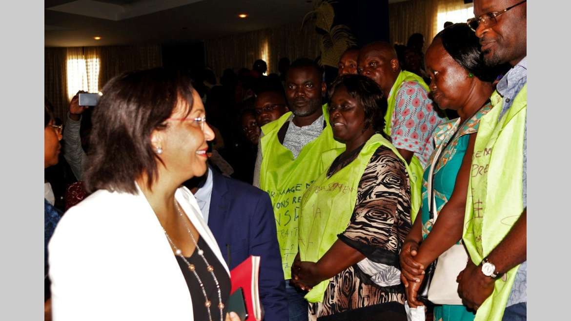 Administration publique : Madeleine Berre apaise les syndicalistes