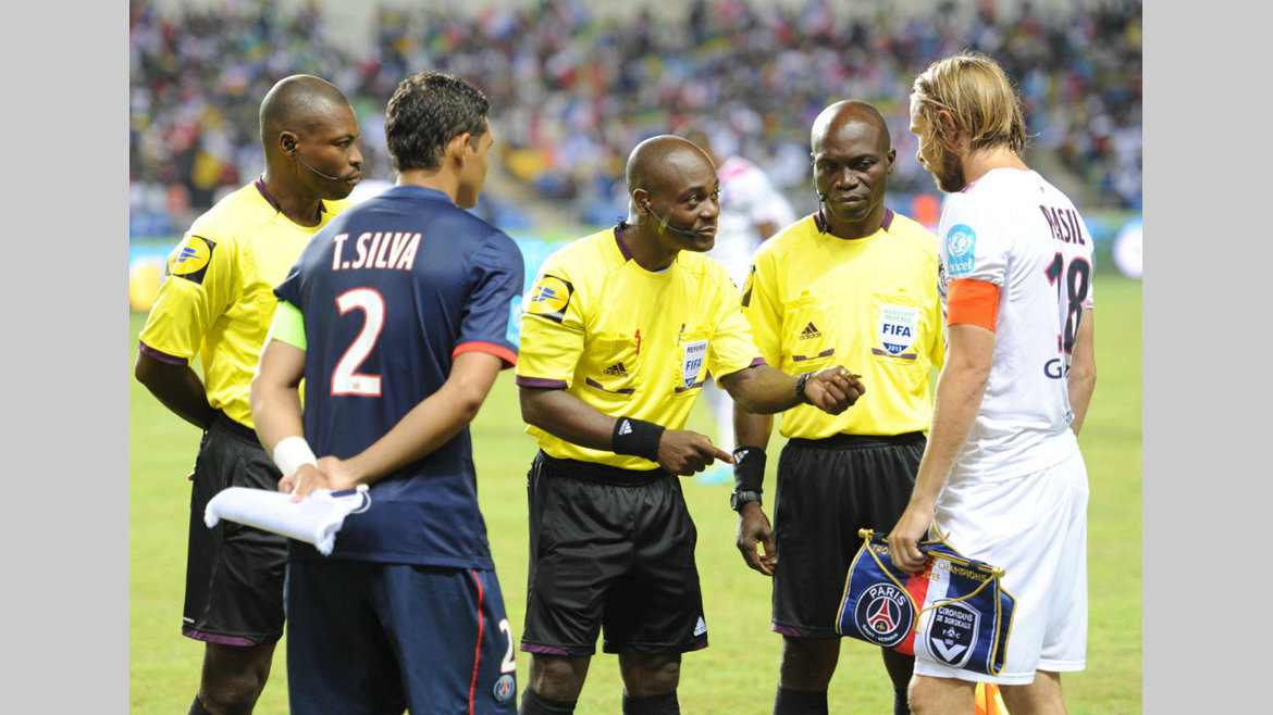 Arbitrage : Jérôme Efong Nzolo invité par la Fifa à Doha