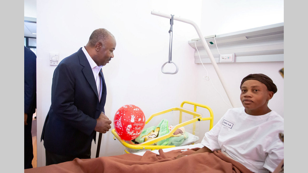 CNAMGS : Ali Bongo au chevet des personnes vulnérables