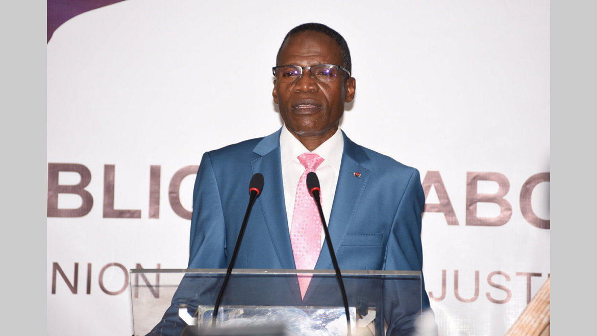 Covid-19 : Le gouvernement tape du poing sur la table