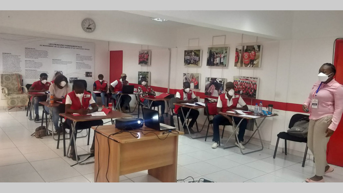 Croix-Rouge : ses volontaires au Covid-19 outillés