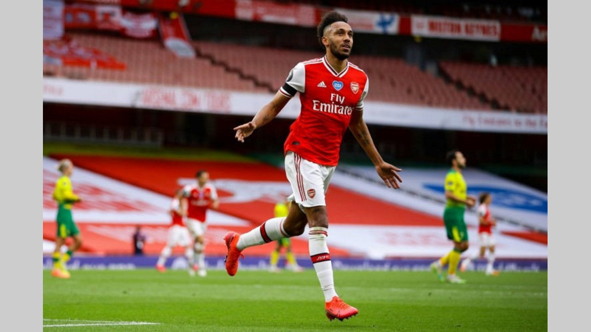 Football : Aubameyang si près du but !