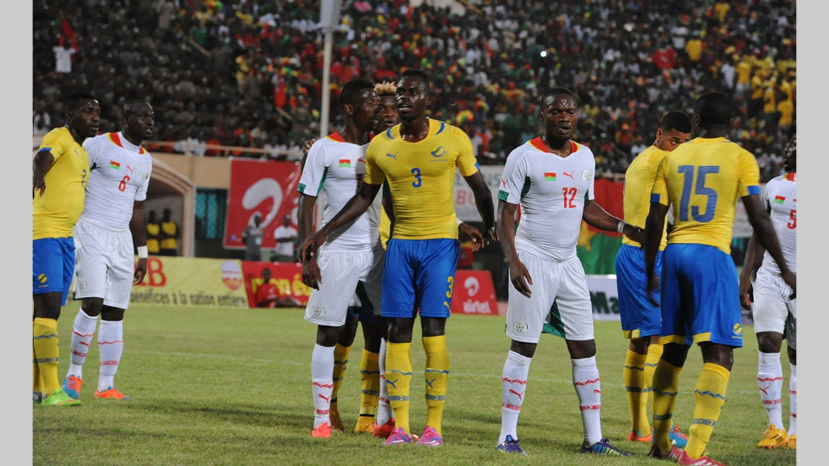 National-Foot : nos expatriés en déshérence doivent rapidement trouver un point de chute