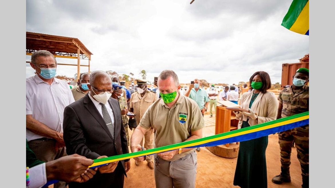 Filière-bois : Lee White inaugure la nouvelle usine de Precious Wood CEB