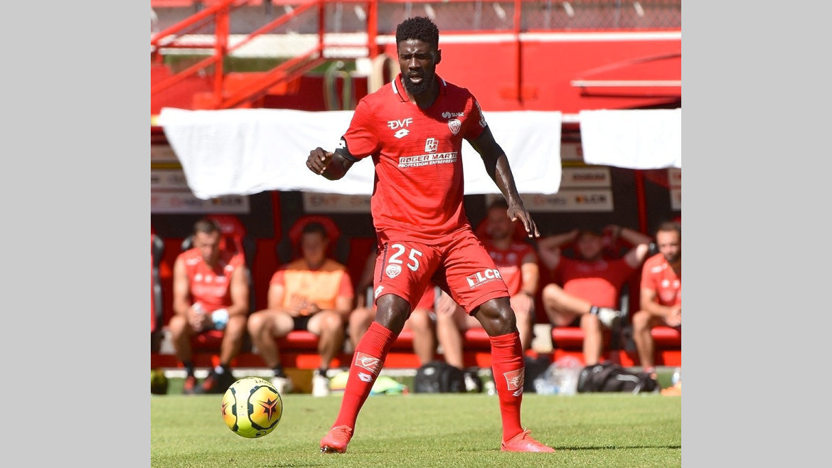 Football : Ecuele Manga capitaine de Dijon