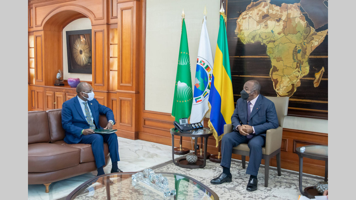 Diplomatie : Adonia Ayebare porteur d'un message du président ougandais à son homologue gabonais