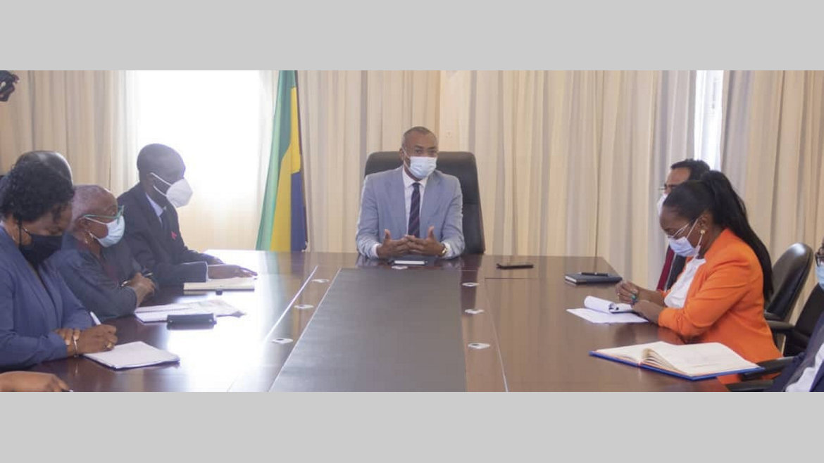 Médicament : Guy-Patrick Obiang exhorte à privilégier la production locale