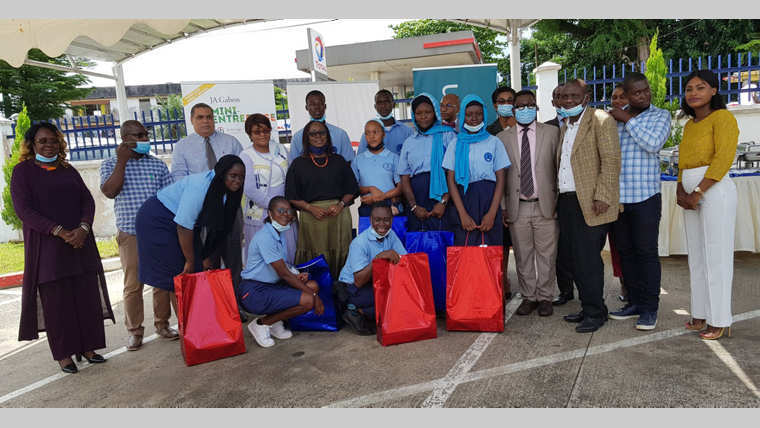 Programme ''Mini-Entreprises'' JA et Citi Gabon : cours Ambourouet double lauréat