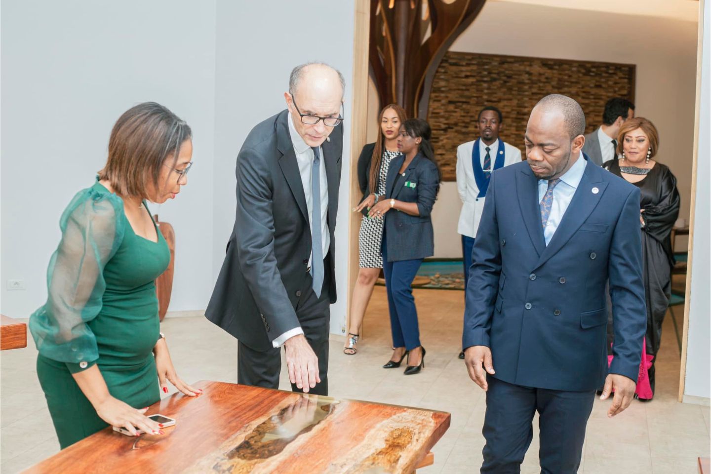 L’ambassadeur de Turquie au Gabon (centre) lors de sa visite à la ZES de Nkok. © DR La Turquie entend promouvoir la ZES de Nkok auprès de ses investisseurs
