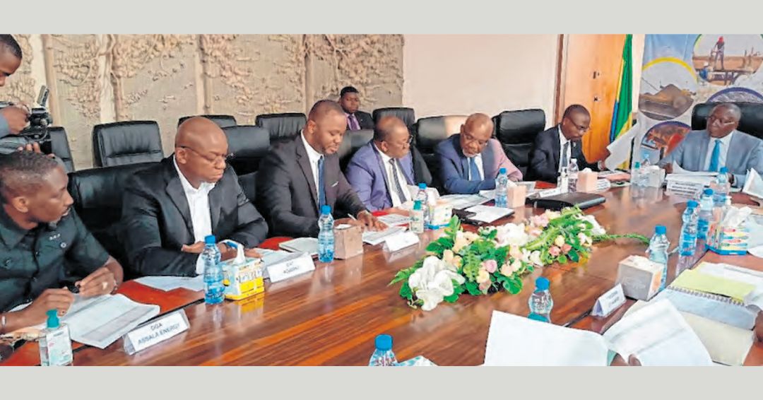 La séance de travail des ministres du Pétrole et de l’Économie et des Participations avec les responsables d’Assala Gabon, BW Energy Gabon et Vaalco Gabon. © DR PID-PIH : le comité de gestion statue sur les projets prioritaires