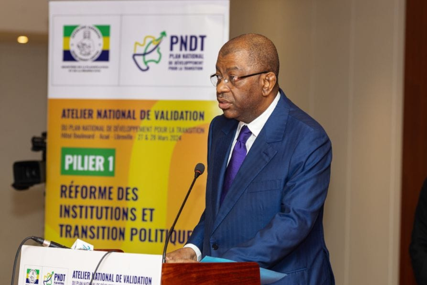 Le vice-Premier ministre Alexandre Barro Chambrier, en charge de la Planification et de la Prospective. Le vice-Premier ministre Alexandre Barro Chambrier, en charge de la Planification et de la Prospective.