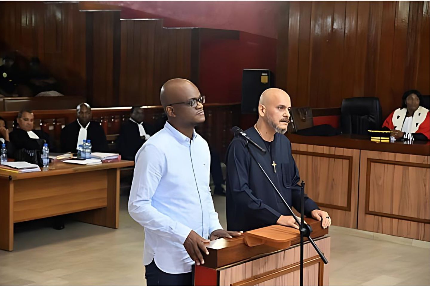 Brice Laccruche Alihanga (d) et Norbert Emmanuel Tony Ondo Mba à l’audience. BLA, Ondo Mba : des pratiques mafieuses mises à nu