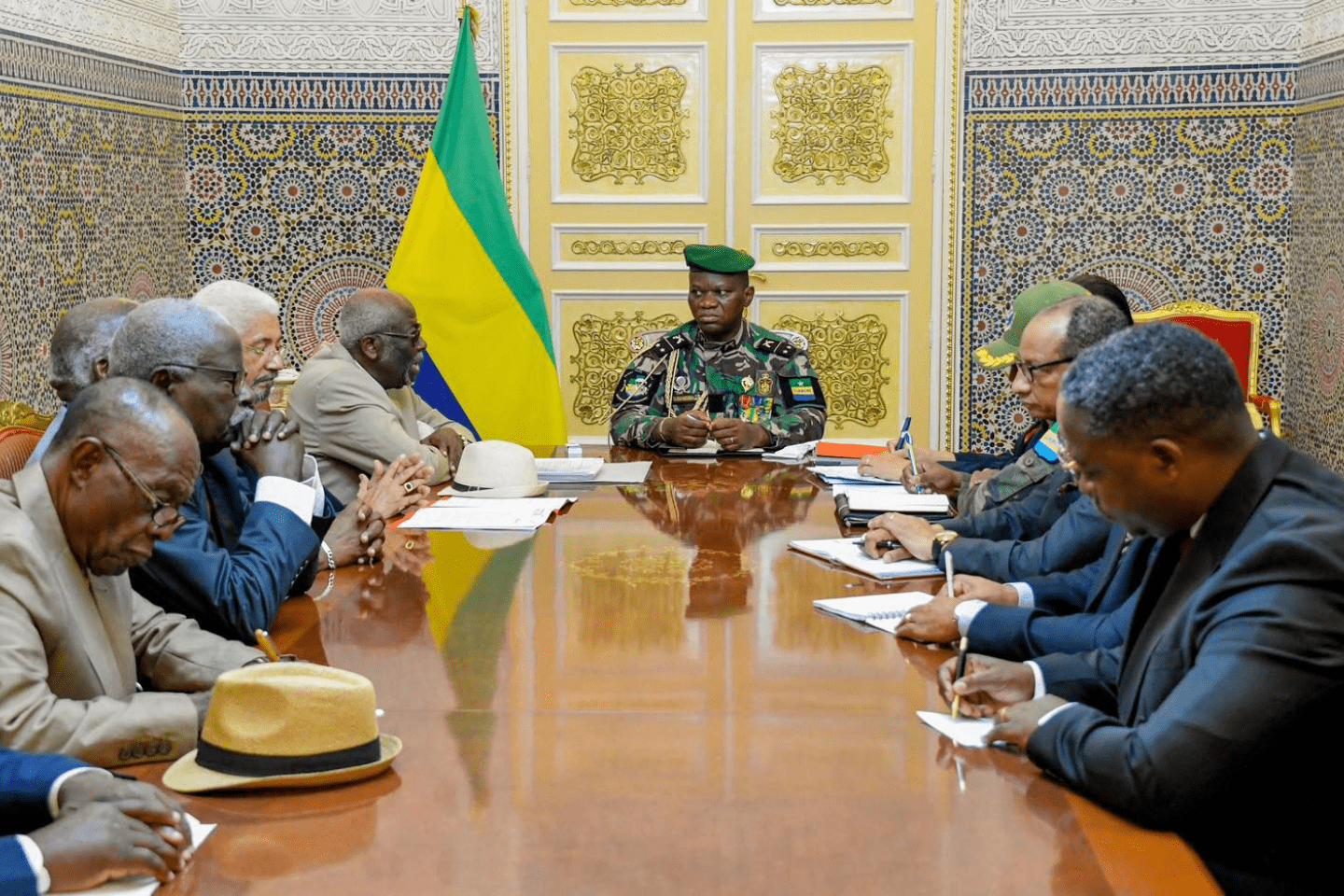Une phase de l’audience accordée par le président de la République au Collectif des sages et dignitaires du Gabon, hier. Une phase de l’audience accordée par le président de la République au Collectif des sages et dignitaires du Gabon, hier.