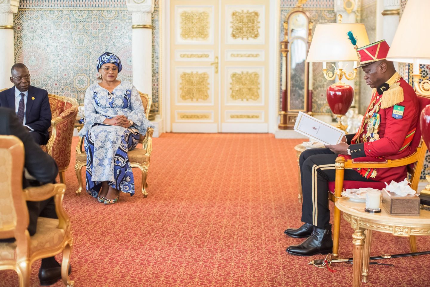 le Général Brice Clotaire Oligui Nguema, a reçu Mme Rosalie Matondo, Ministre de l'Économie forestière et Envoyée spéciale du Président congolais Denis Sassou N'Guesso © D.R 1re Conférence internationale sur l'afforestation et le reboisement : Oligui Nguema invité à Brazzaville