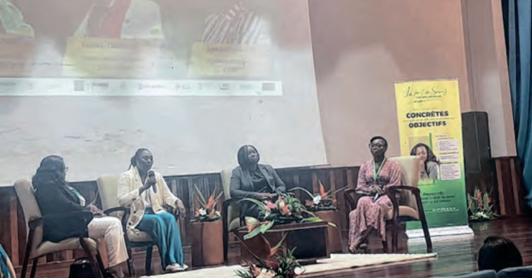 Un des panels lors des discussions © DR Autonomisation de la femme : "La forêt du savoir" édifie la gent féminine