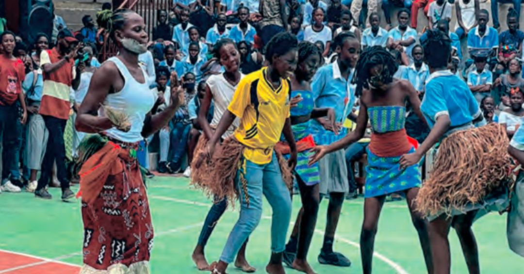 Patrimoine culturel immatériel du Gabon : le CES Mandela en bon élève Patrimoine culturel immatériel du Gabon : le CES Mandela en bon élève