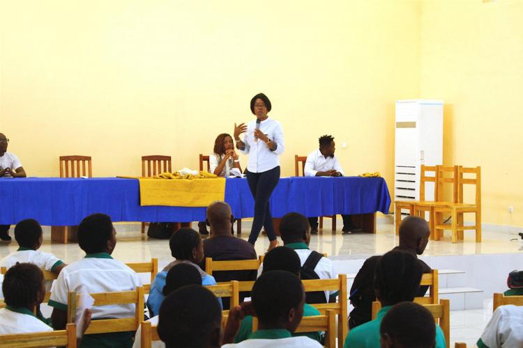 Poésie : impliquer la jeunesse à ce noble art