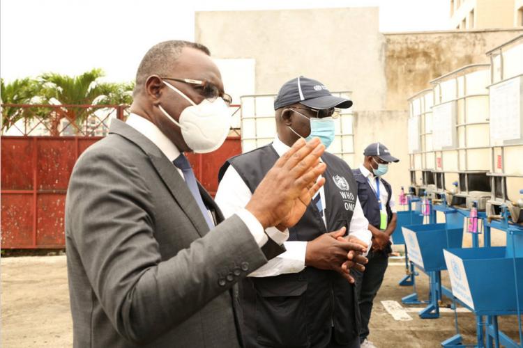 Covid-19 : Des dispositifs de lavage de mains aux structures sanitaires