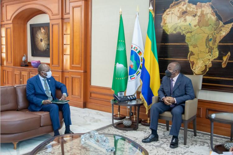 Diplomatie : Adonia Ayebare porteur d'un message du président ougandais à son homologue gabonais