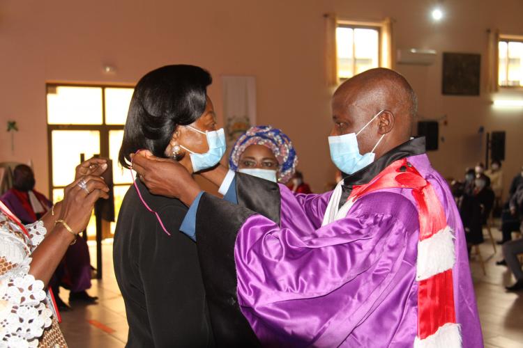 Cames : Marie Madeleine Mborantsuo commandeur dans l’ordre international des palmes académiques