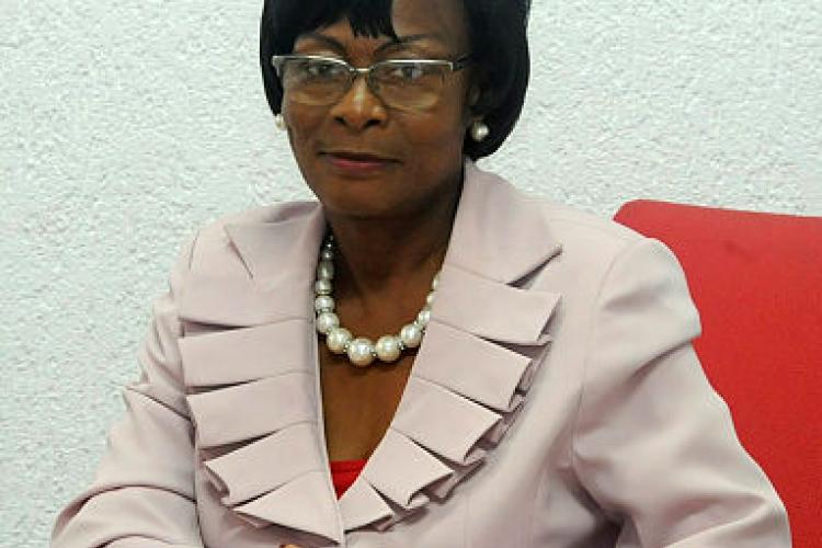 Hôtel de ville : Christine Mba Ndutume élue maire de Libreville 