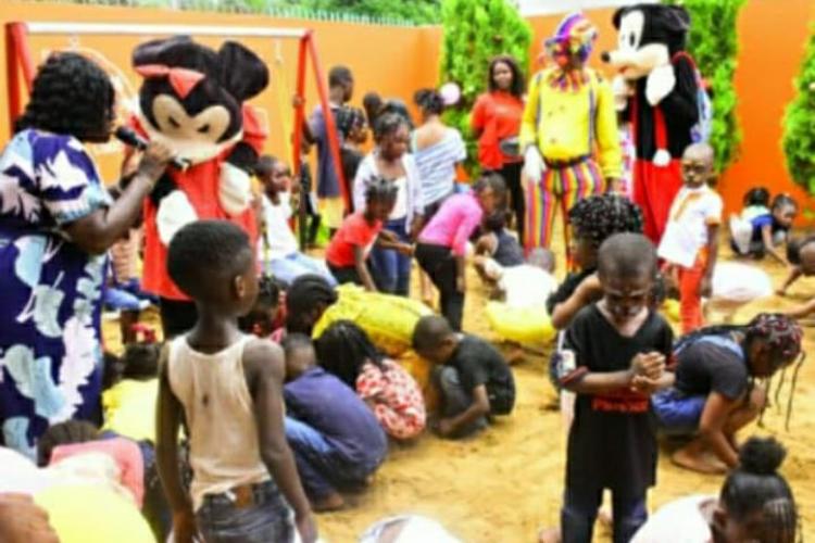 Activités d'éveil : chasse aux œufs réussie à Gillherma